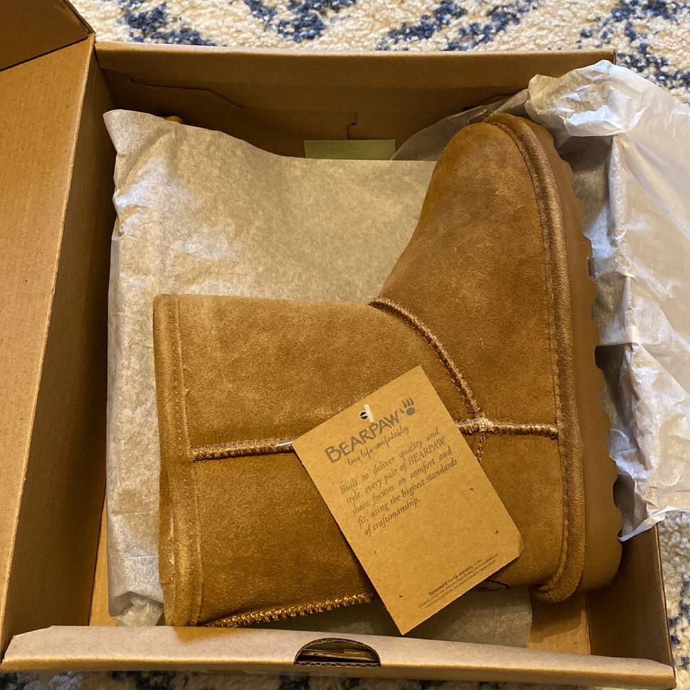 NIB BearPaw Elle Youth Girls Comfy Boots size 2